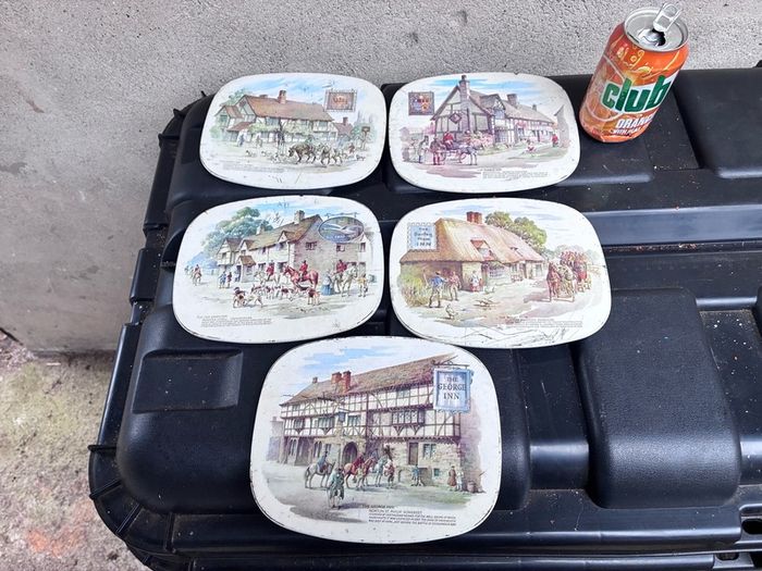 5 vintage tin and wood place mats