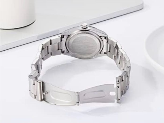 Brand New BUREI Women's Analog Quartz Dress Watch.