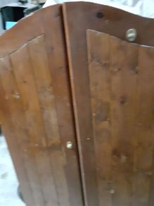 2 saloon doors