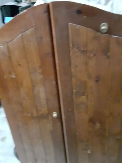 2 saloon doors