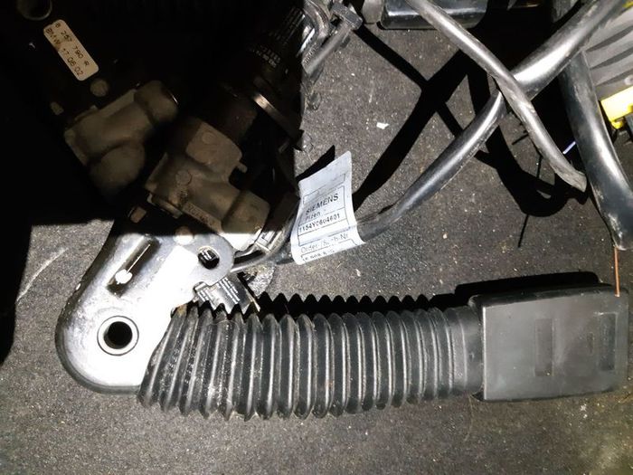 Bmw E46 seat belt Clip/pre-tensione