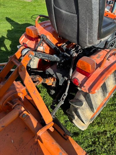 Kubota B7100 Compact Tractor