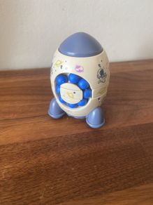 Rocket spinning puzzle toy