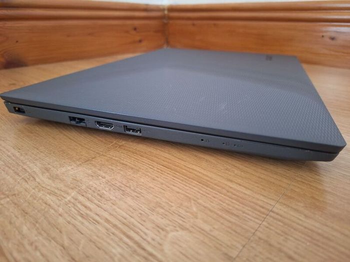 Lenovo V130