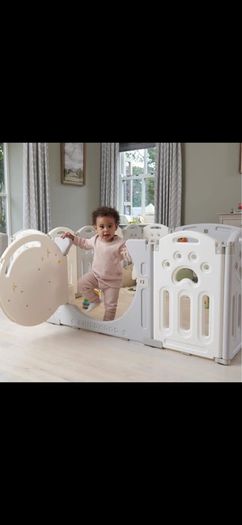 Bear baby playpen