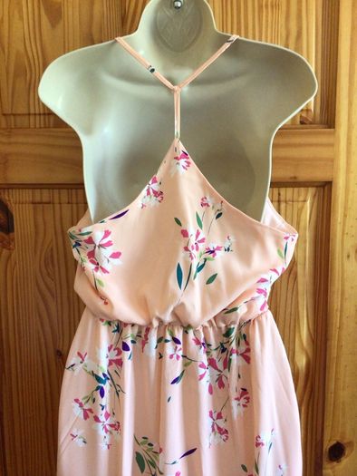 Ladies Peach Floral maxi dress W/ side slits size M 12 includes postage