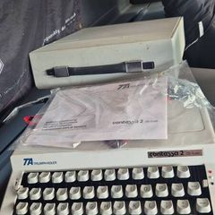 Classic vintage typewriter triumph-adler contessa 2 de luxe