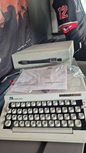 Classic vintage typewriter triumph-adler contessa 2 de luxe