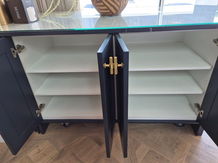 Kitchen Island FOR SALE