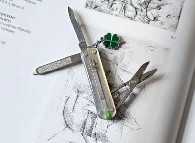Victorinox Classic Sd 58mm Swiss Army Knife Keychain tool