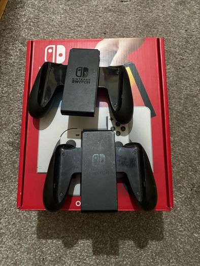 Nintendo Switch OLED + Case, Pro controller, case and game