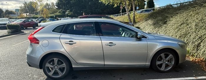 Volvo V40 2013 Automatic 1.6 TURBO PETROL Low kilometer 108,000km