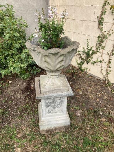 Vintage Cast Stone Classical Garden Urn & Decorative Plinth Set