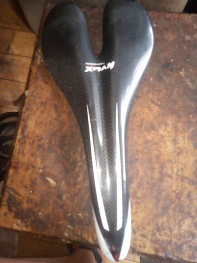 Hylix Carbon Saddle