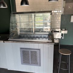 Moffat Commercial Fridge Cooler / Deli /Cake / Cold Food Fridge For Cafe Restaurant Coffee Shop.