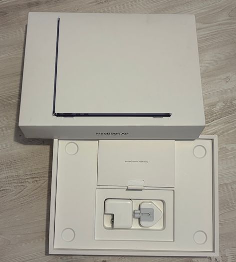 MacBook Air 13-inch M4, 16 GB, 512 GB, Midnight, 13 cycles