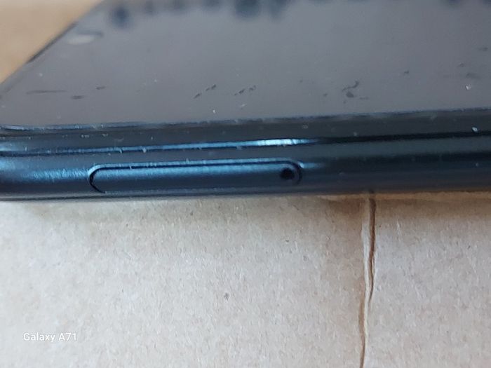 6 Mobile Phones for parts or repair, not powering on