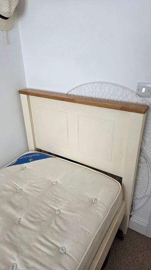 Single bed Free to take