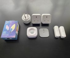 Smart Home Starter Kit - 8pc Bundle (Smart Bulbs, Plugs & Sensors)