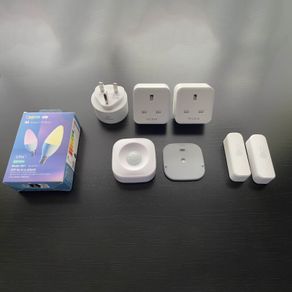 Smart Home Starter Kit - 8pc Bundle (Smart Bulbs, Plugs & Sensors)