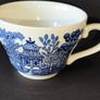 A Set of 4 Churchill Blue Willow Transferware Teacups Image 5