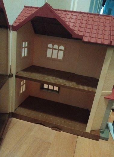 Sylvanian red roof house