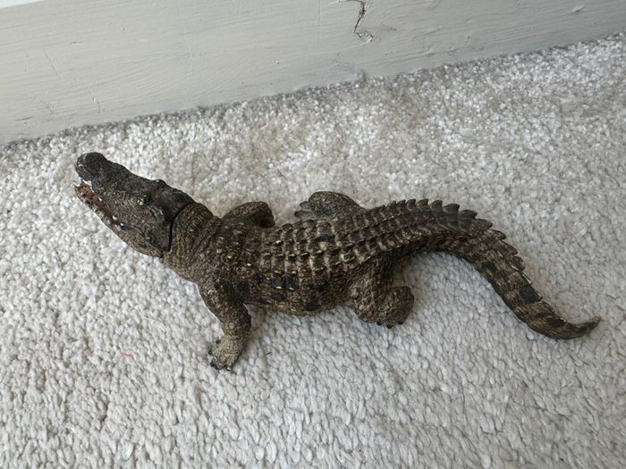Schleich Alligator Crocodile Moveable Jaw D-73527 Used Please see photos