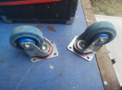 2 good size castors 10 each