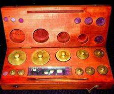 Vintage Apothecary Brass Weights In Wooden Case