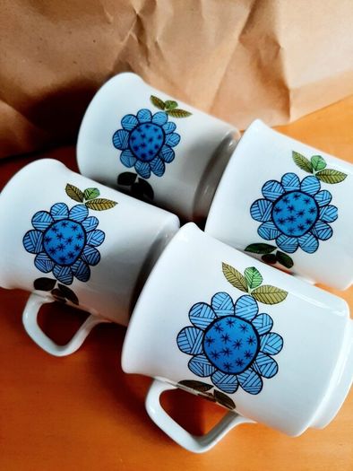 Vintage coffee cups (4)