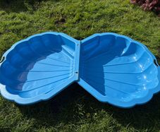 Maxi Shell Sand Box Blue; Sand Box / Water Play Set; Great Condition
