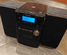 Kenwin Stereo - Radio, CD, Aux, iPod dock