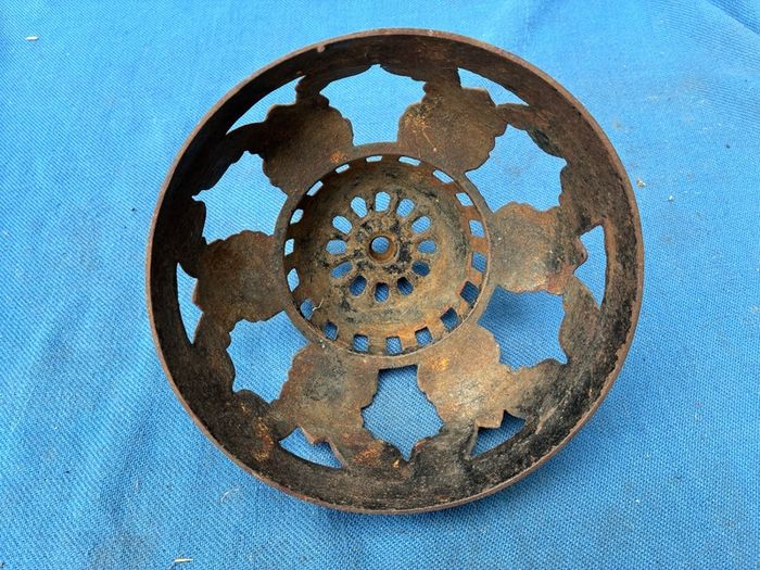 Very decorative cast iron oil lamp globe holder