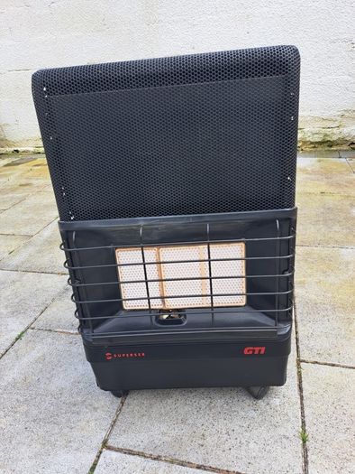 Superset Gas heater with cylinder and gas bottle ( The bottle is empty)