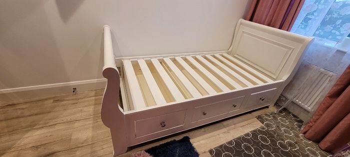 Single France bed
