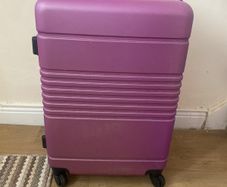 Suitcase  Hard shell 24"