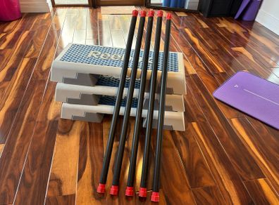 Reebok Steps & 8kg Barbells