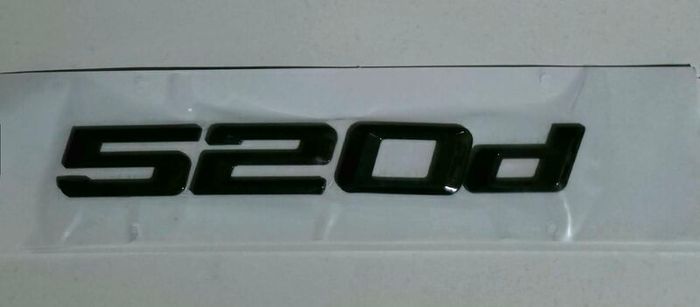 BMW 5 Series G30 Gloss black 520d logo Emblem rear