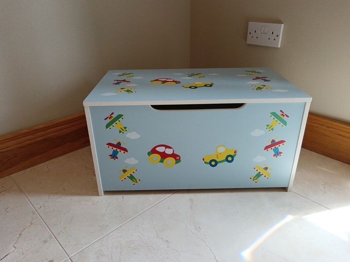 Childs storage trunk