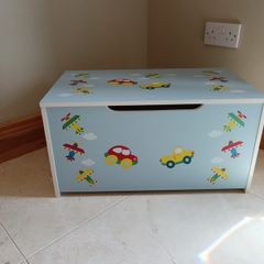 Childs storage trunk