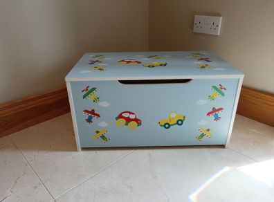 Childs storage trunk