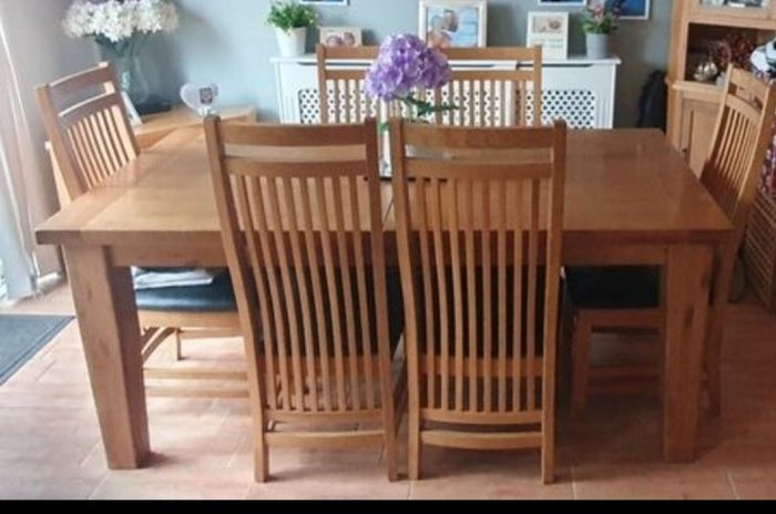 Kitchen Table and Six chairs