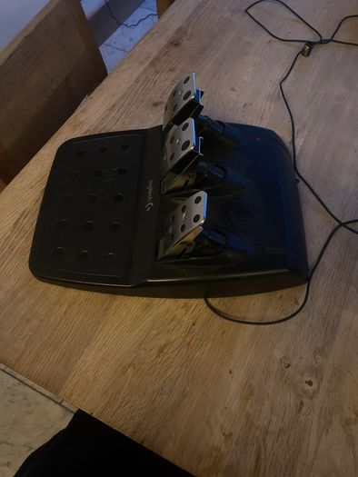 Logitech G29 Force Feedback Wheel + Pedals