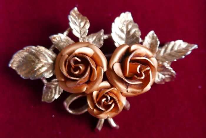 Vintage  Rose  Brooch