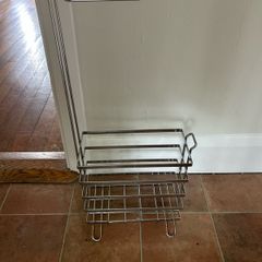 Toilet paper holder