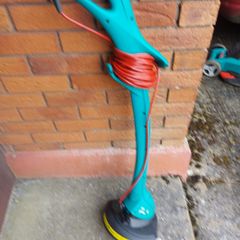 BOSCH ART 26 Easytrim Garden Strimmer in very good condition