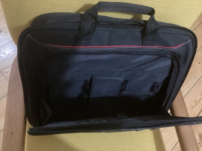 Targus Classic 39.6cm Laptop carry case.