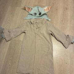 Fancy dress - Halloween outfit - Star Wars  Baby Yoda / Grogu aged 5-6