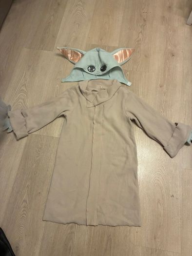Fancy dress - Halloween outfit - Star Wars  Baby Yoda / Grogu aged 5-6