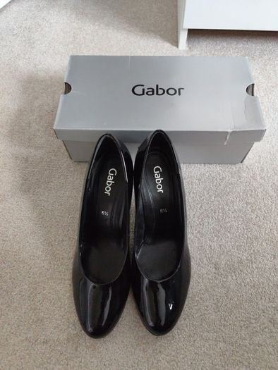 Ladies shoes
